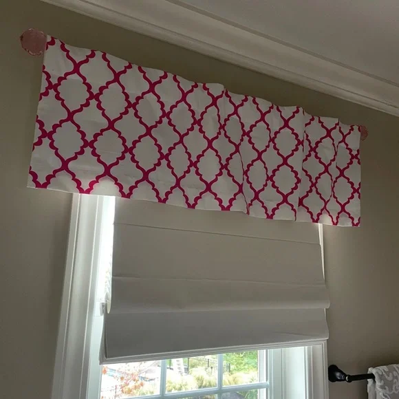 Pottery Barn Kids 2Window Drapes and 1 Bathroom Valence- Pink & White 44 x 84